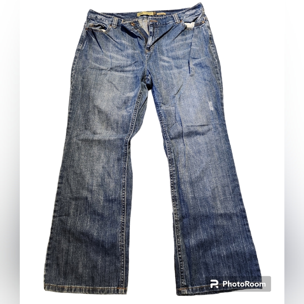 NWOT Old Navy Bootcut Stretch Women's Jeans - Size 18